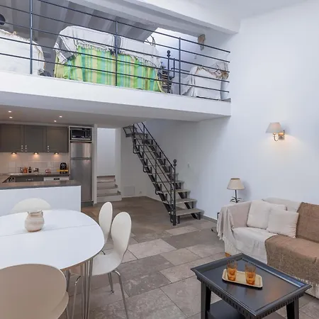 Maison Julia- Triplex Avec Rooftop Terrasse Vue Sur Et Cathedrale, 10 Mins A Pieds Du Palais Et Plages *