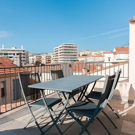 Maison Julia- Triplex Avec Rooftop Terrasse Vue Sur Et Cathedrale, 10 Mins A Pieds Du Palais Et Plages Cannes
